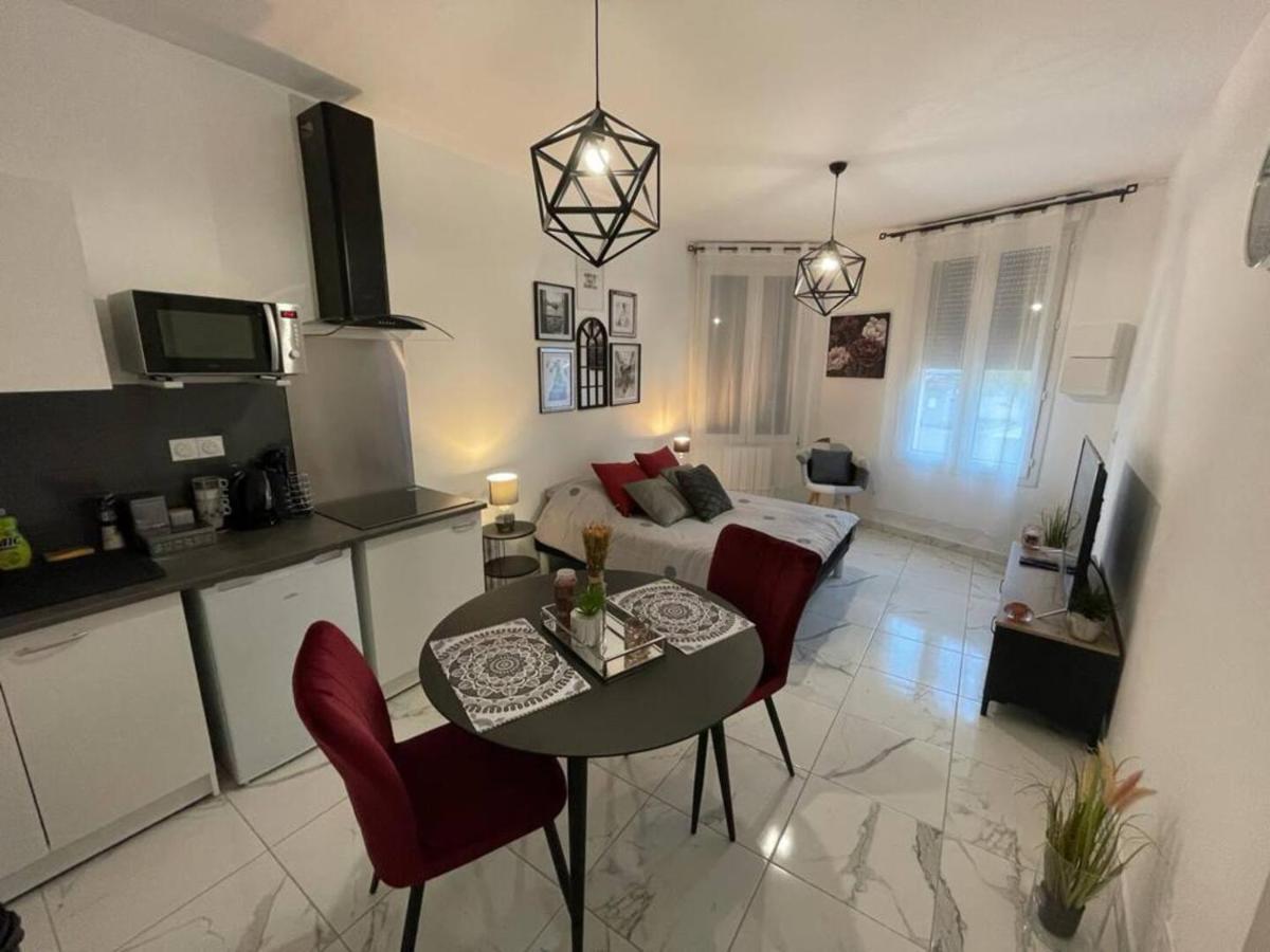 Le Dolce Vita - Centre Historique, Proche Toutes Commodites, Stationnement Aise, Wifi-Netflix Niort Eksteriør billede